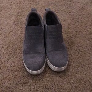 Women microfiber sneaker size 5